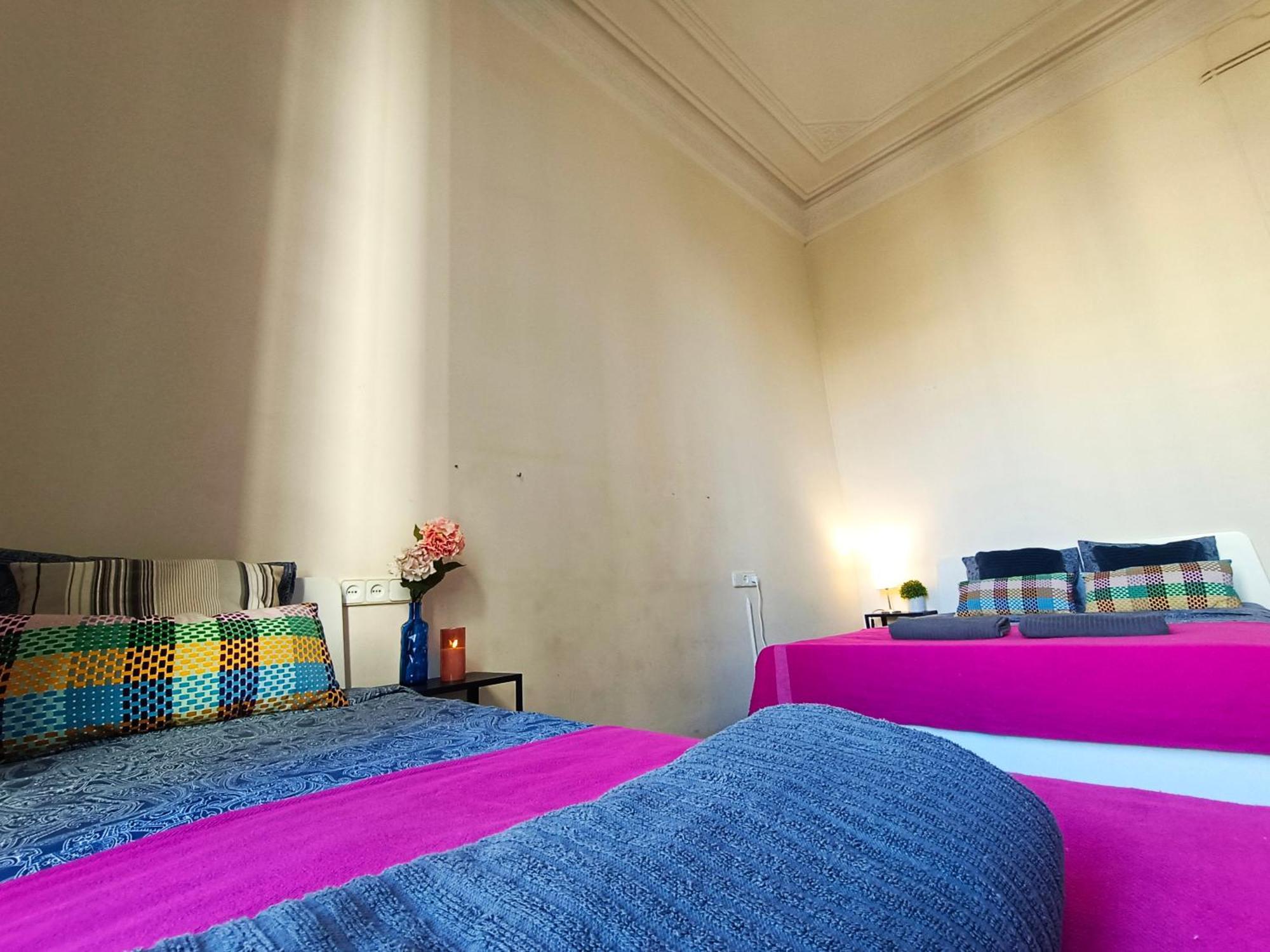 By Urquinaona Rooms Barcelona Luaran gambar