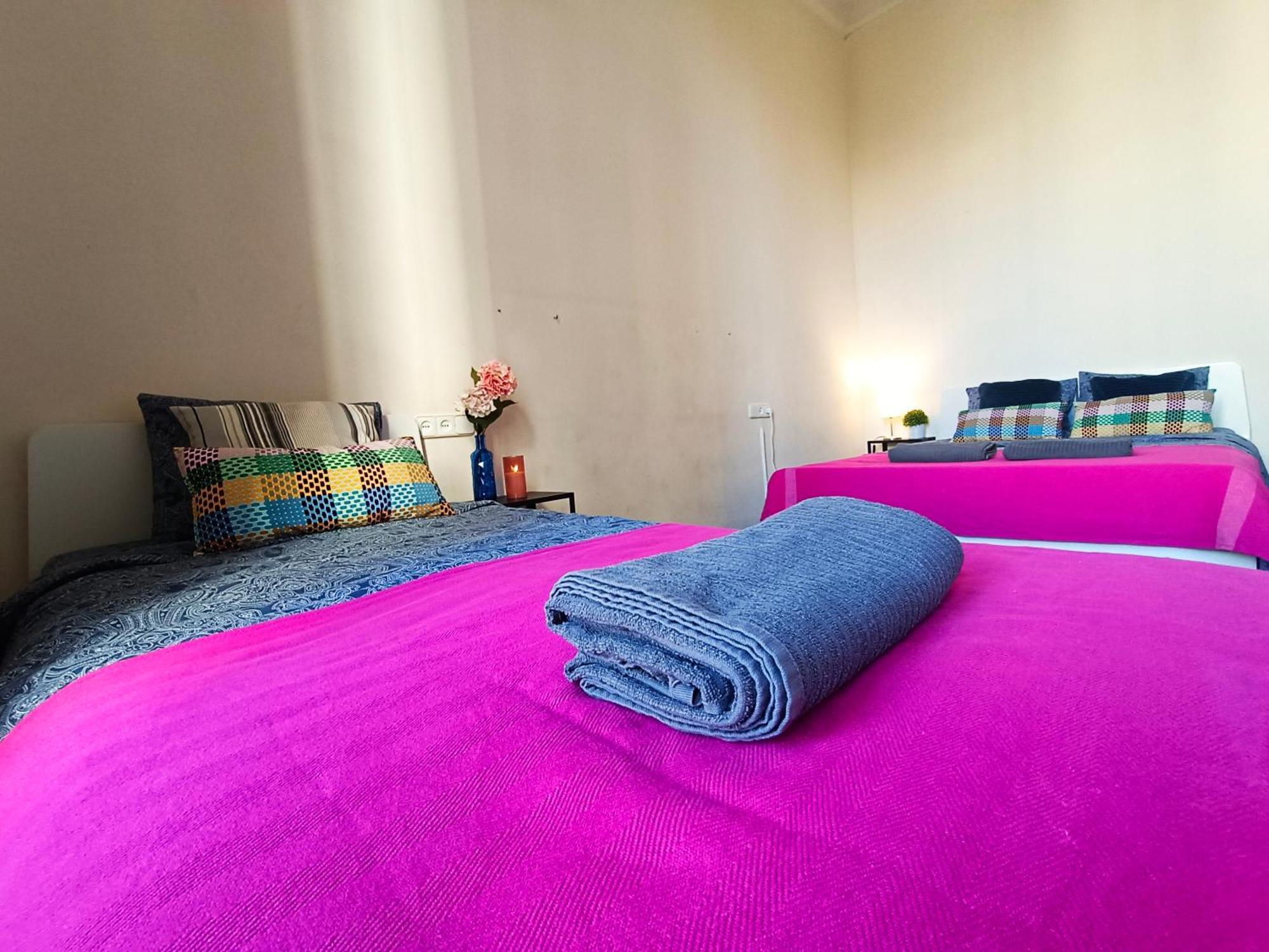 By Urquinaona Rooms Barcelona Luaran gambar