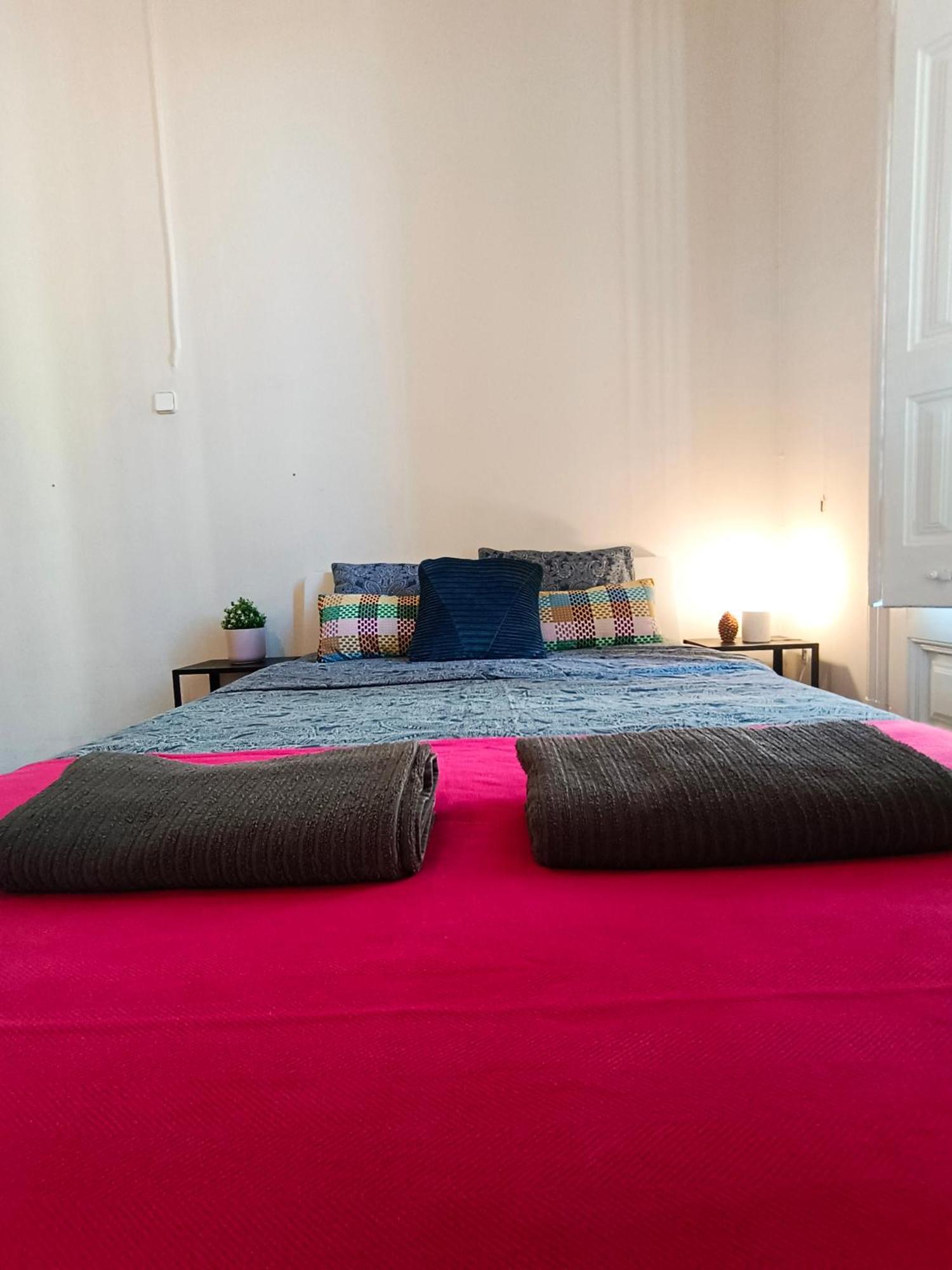 By Urquinaona Rooms Barcelona Luaran gambar