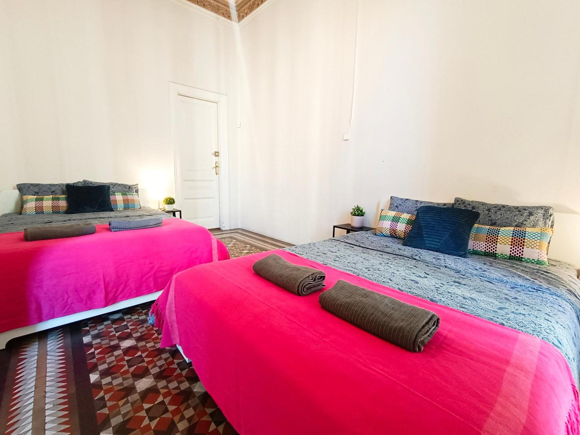 By Urquinaona Rooms Barcelona Luaran gambar